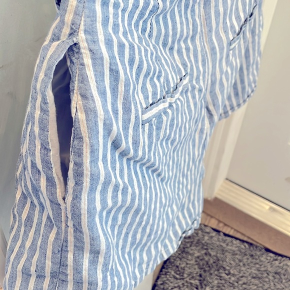 Adorable Guess linen blend tie up/zipper shorts - Picture 3 of 9